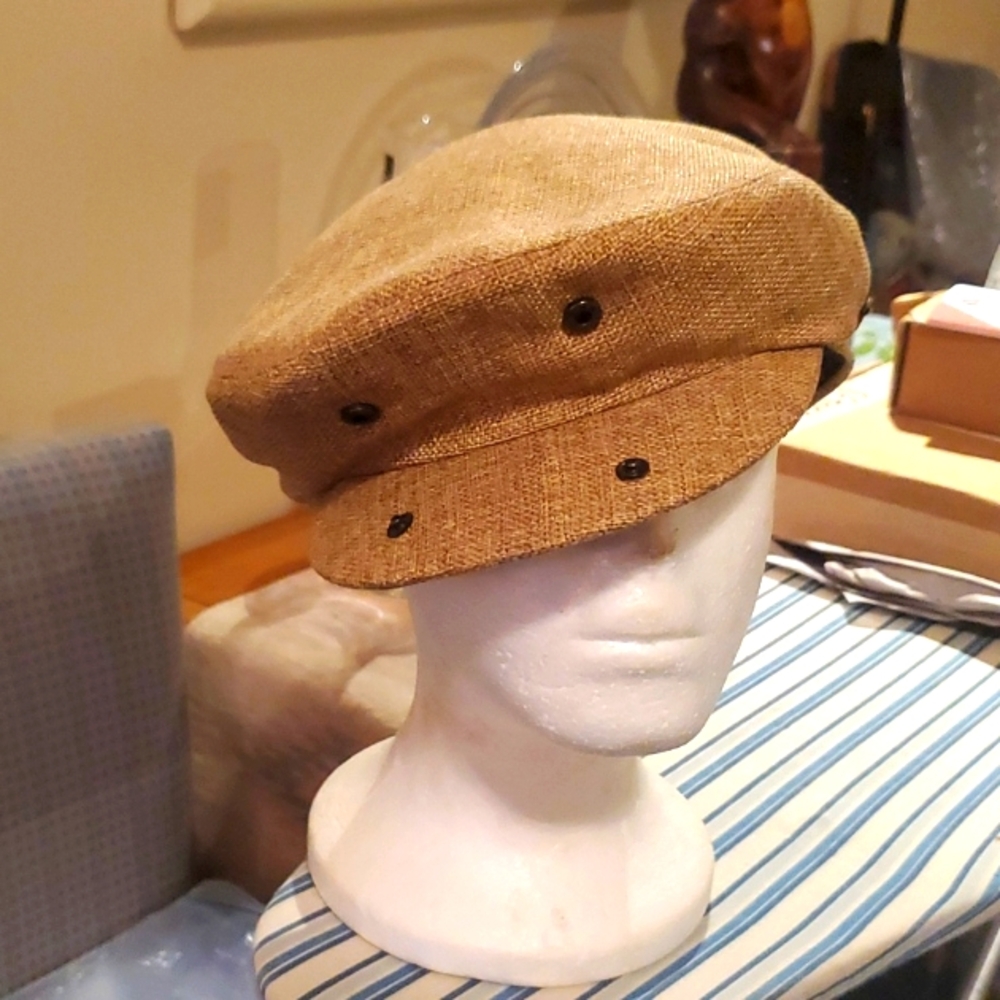 BAILEY OF HOLLYWOOD CAP SIZE M OR 7/14.